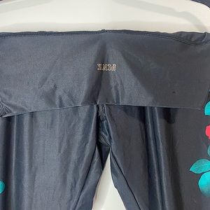 Floral VS pink leggings